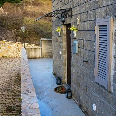 Holiday home Peak House *